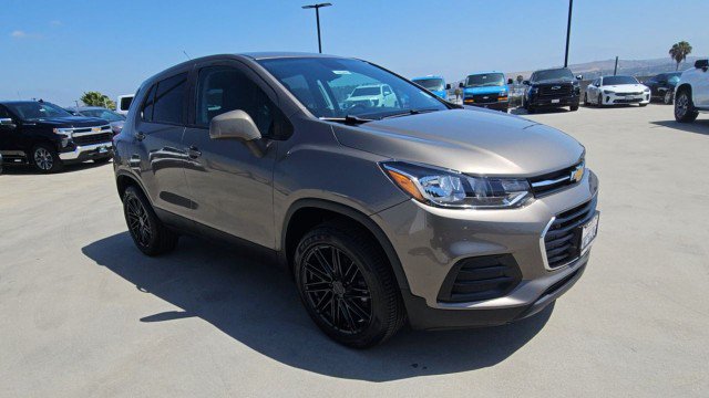 Used 2021 Chevrolet Trax LS AWD/4WD image 2