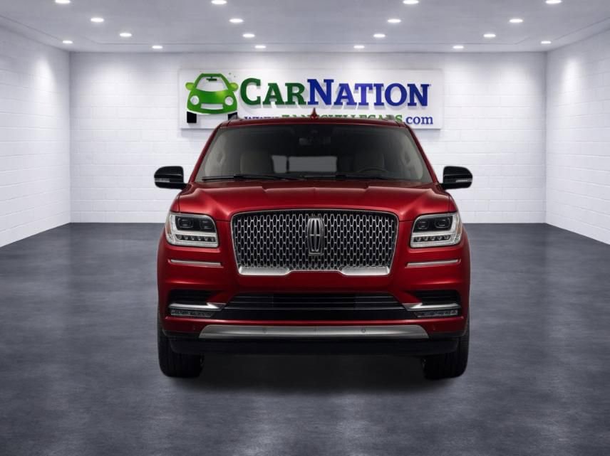 Used 2018 Lincoln Navigator Reserve w/ Technology Package AWD/4WD image 2