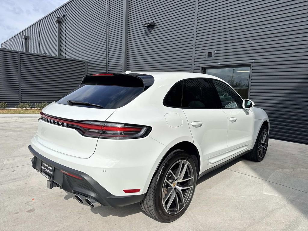 Certified 2025 Porsche Macan image 11