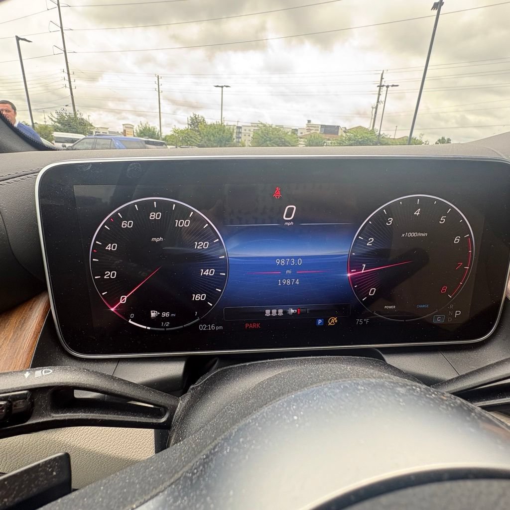 Used 2023 Mercedes-Benz GLC 300 4MATIC image 12