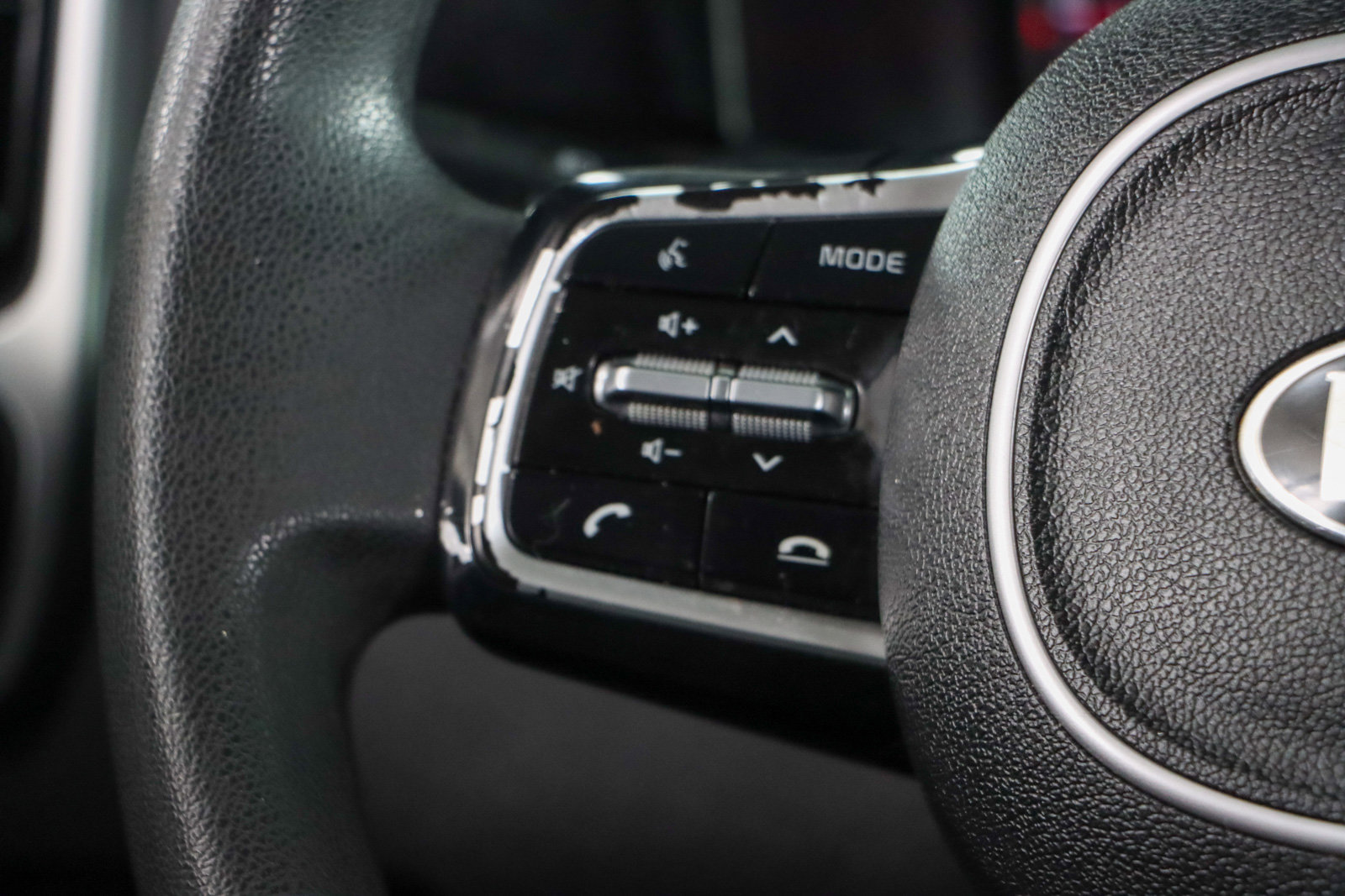 Used 2021 Kia Sorento LX image 13