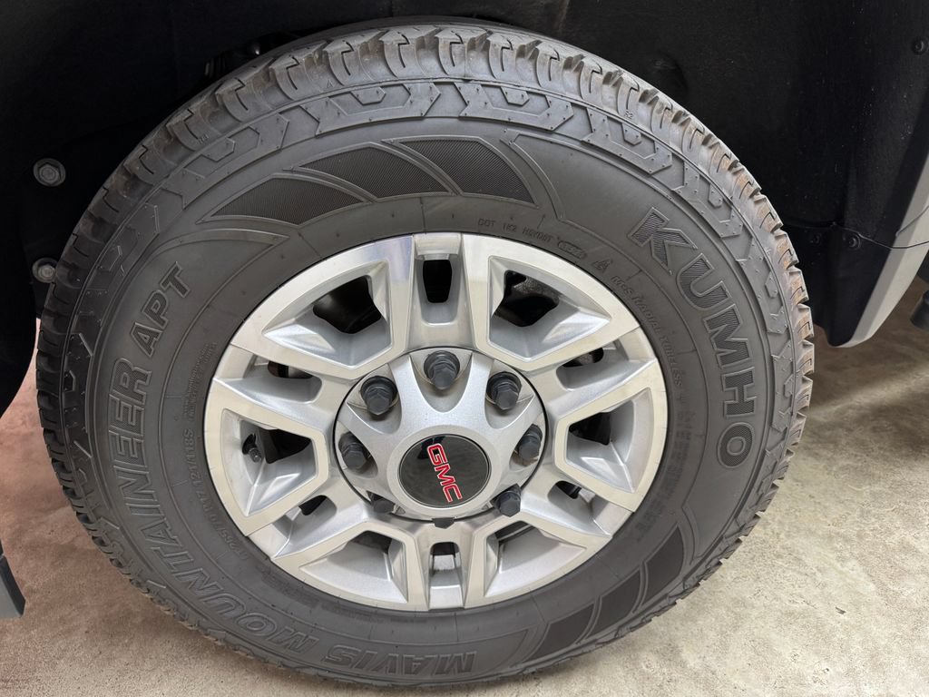 Used 2024 GMC Sierra 2500 SLE w/ SLE Value Package; AWD/4WD image 33