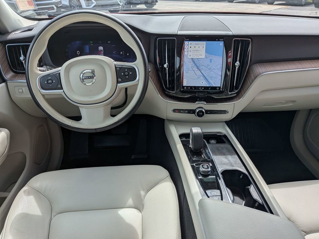 Used 2022 Volvo XC60 B5 Momentum w/ Advanced Package AWD/4WD image 21