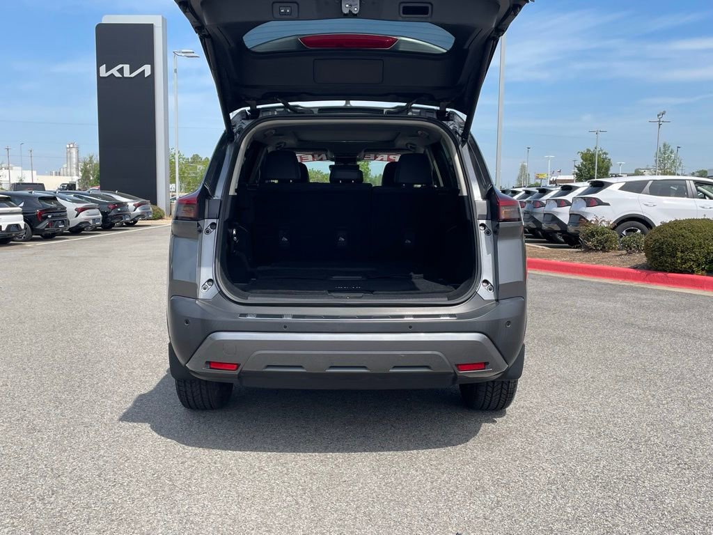 Used 2023 Nissan Rogue SL w/ SL Premium Package image 7