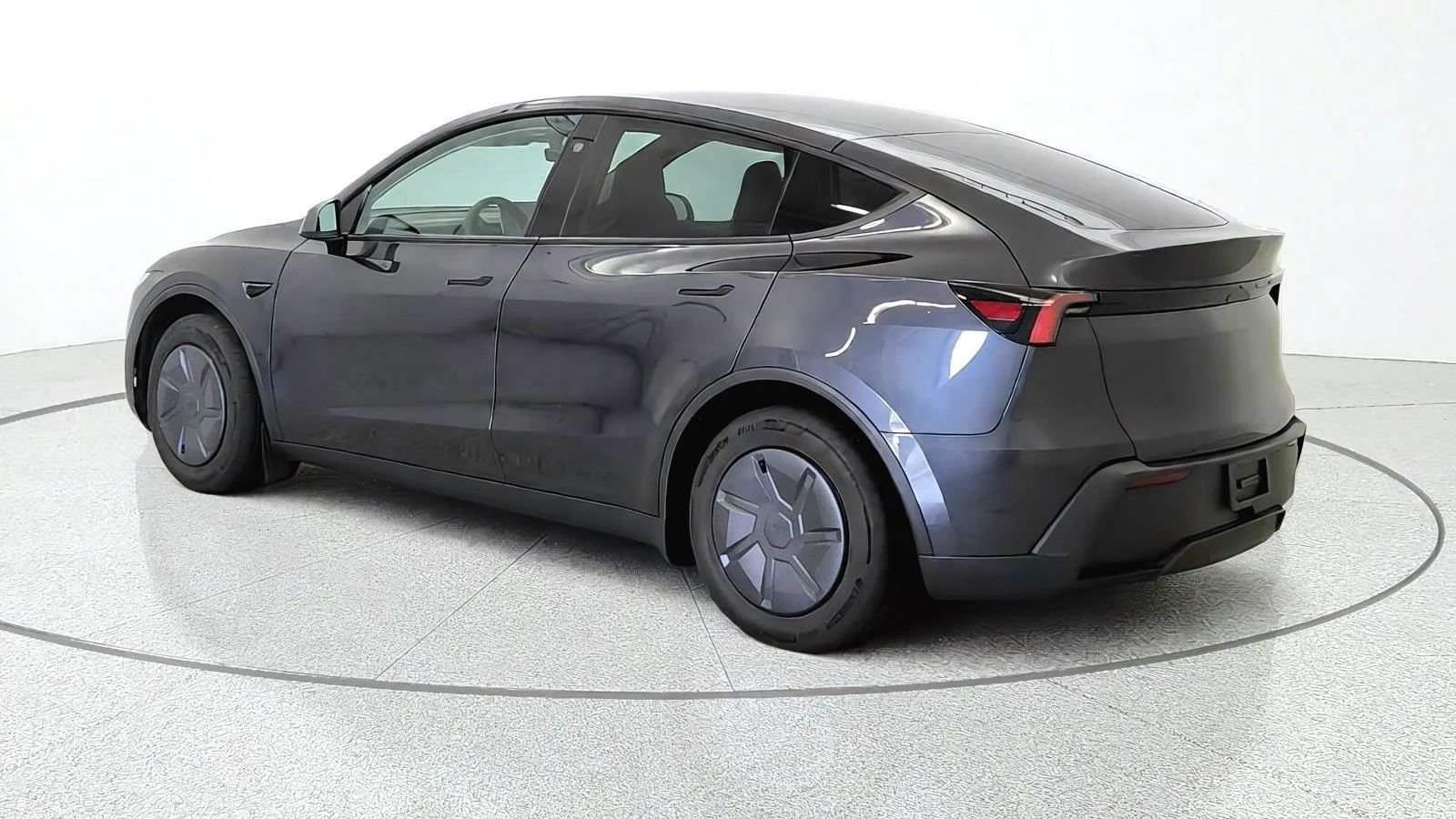 Used 2026 Tesla Model Y 2WD image 6
