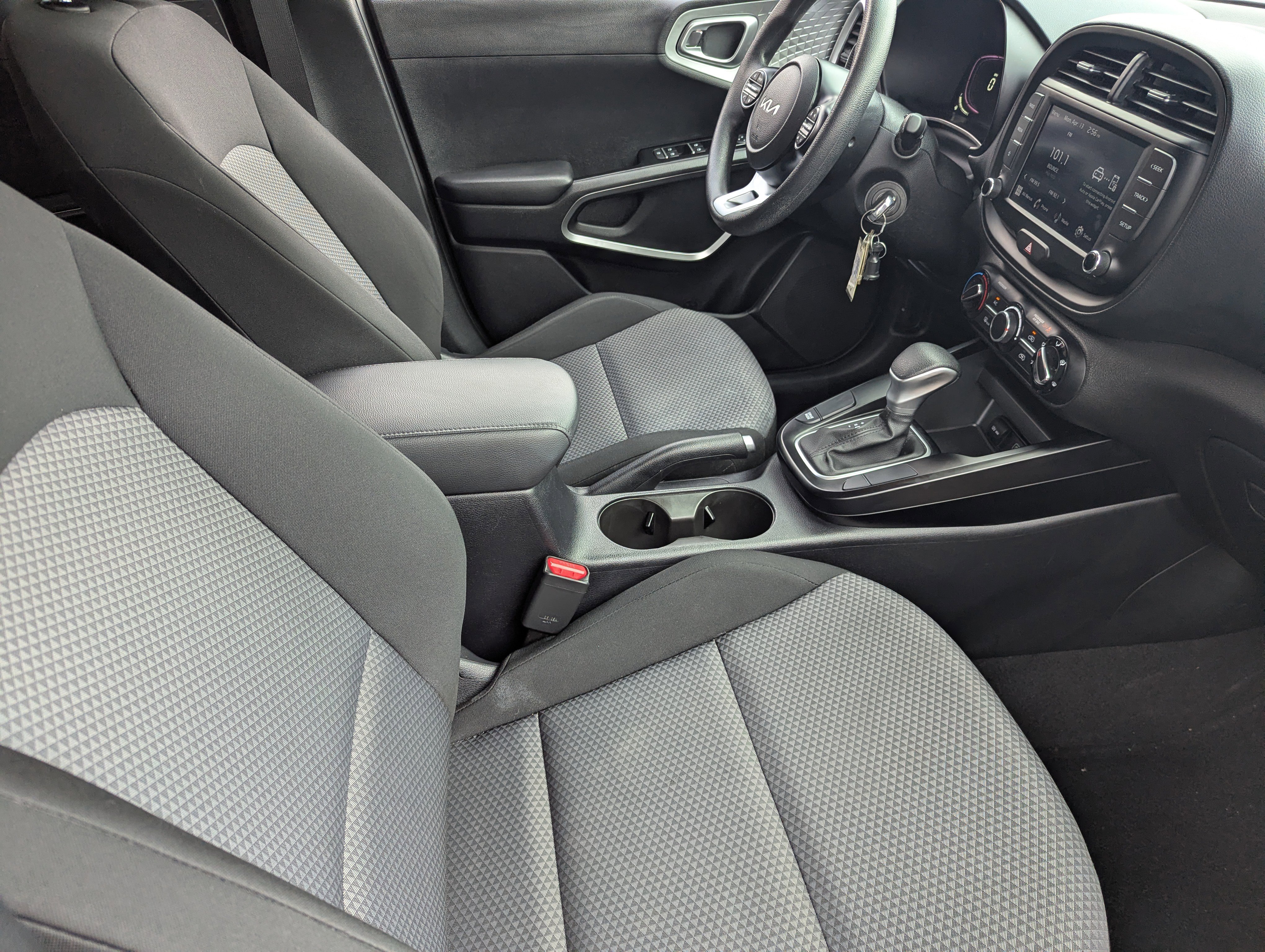 Certified 2025 Kia Soul LX w/ LX Technology Package image 9