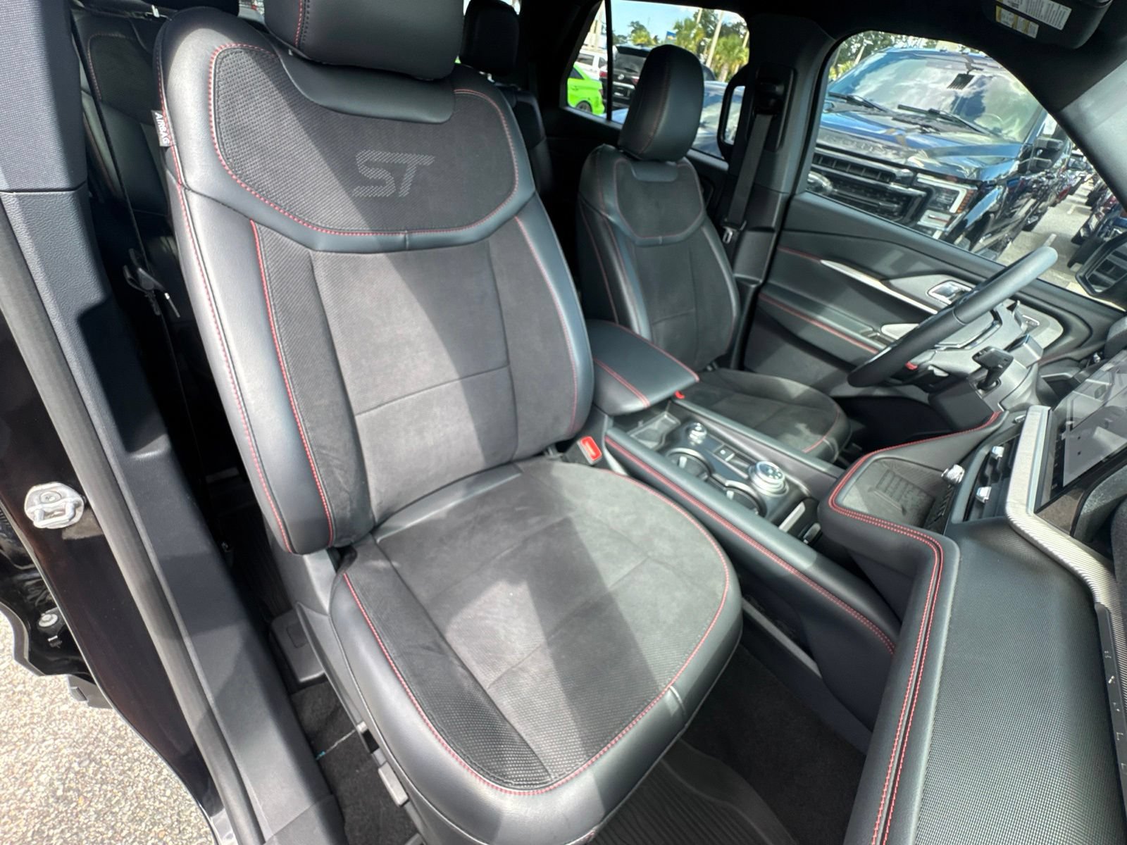 Used 2025 Ford Explorer ST w/ Sun And Sound Package RWD image 16