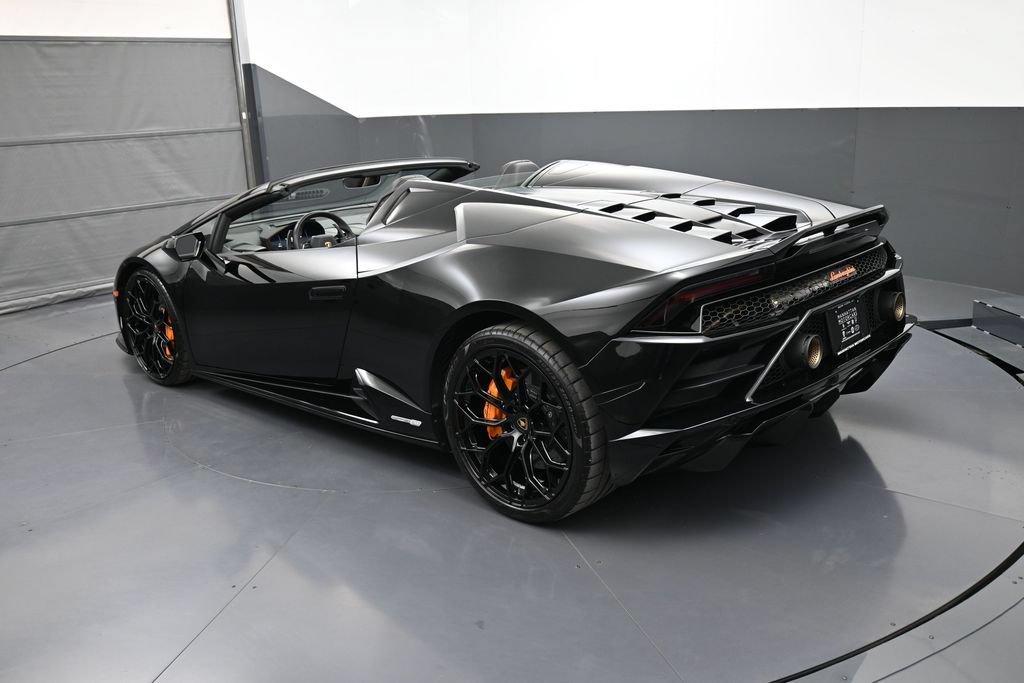 Used 2022 Lamborghini Huracan EVO RWD image 31