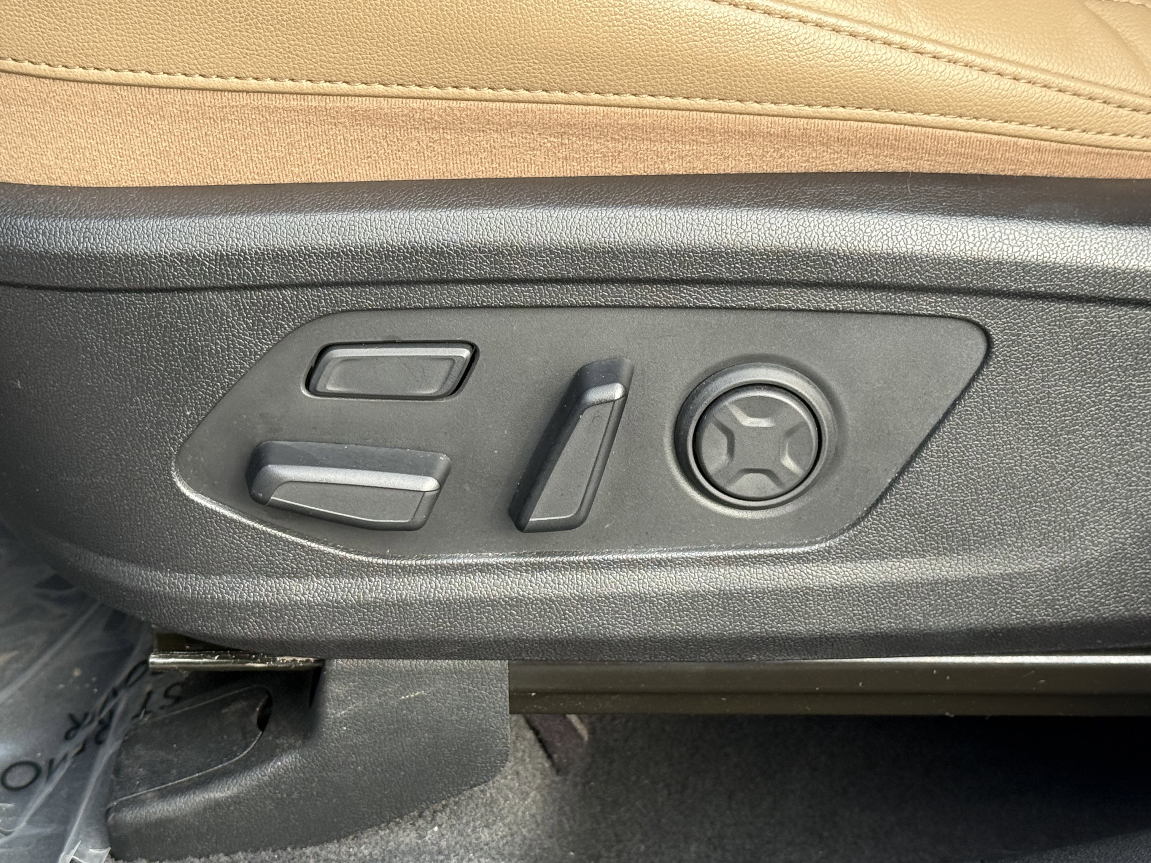 Certified 2024 Kia Sorento SX Prestige w/ Olive Brown Leather Package image 15