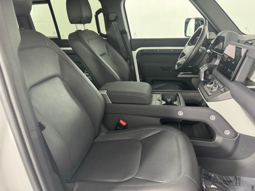 Used 2023 Land Rover Defender 130 SE image 20