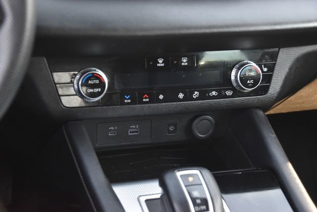 Used 2023 Mitsubishi Outlander AWD image 36