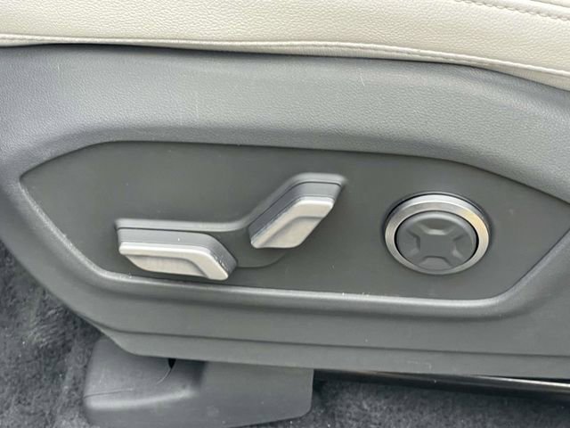 Used 2025 Hyundai Santa Fe Limited image 15