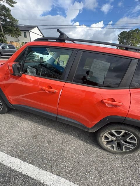 Used 2016 Jeep Renegade Latitude FWD image 45