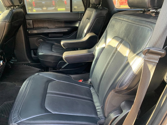 Used 2019 Ford Expedition Limited w/ Equipment Group 302A AWD/4WD image 21
