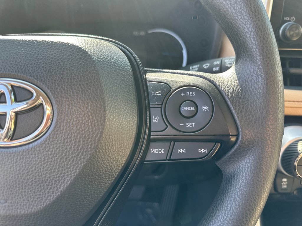 Certified 2025 Toyota RAV4 LE AWD/4WD image 20