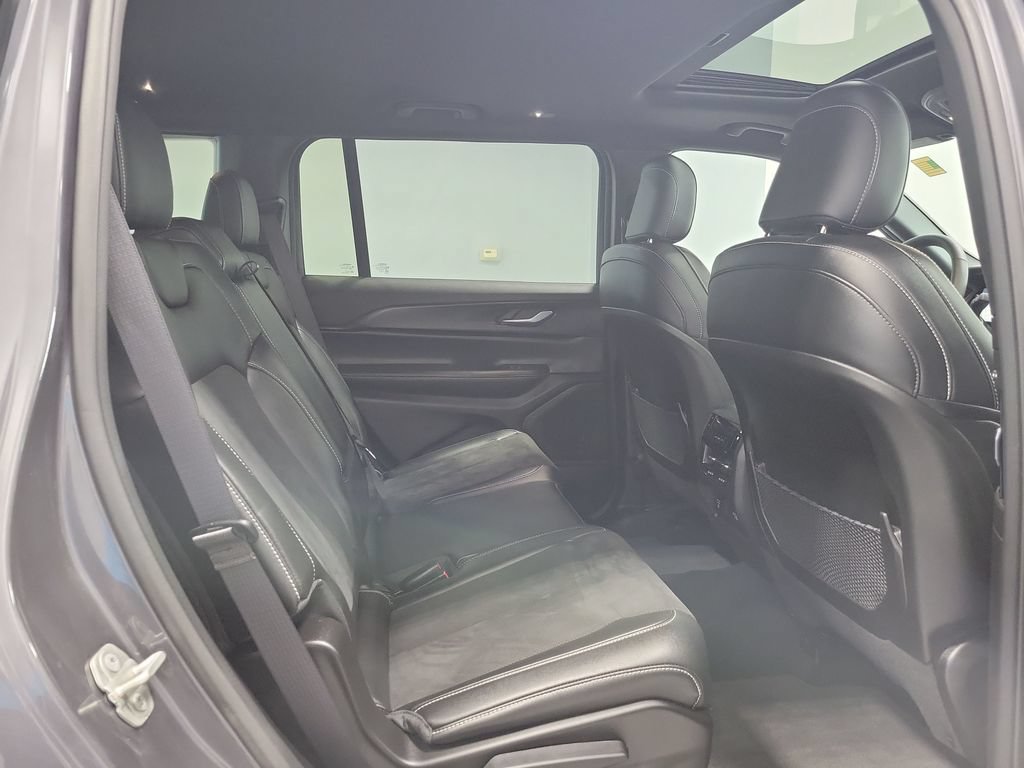 Used 2024 Jeep Grand Cherokee L Altitude AWD/4WD image 20