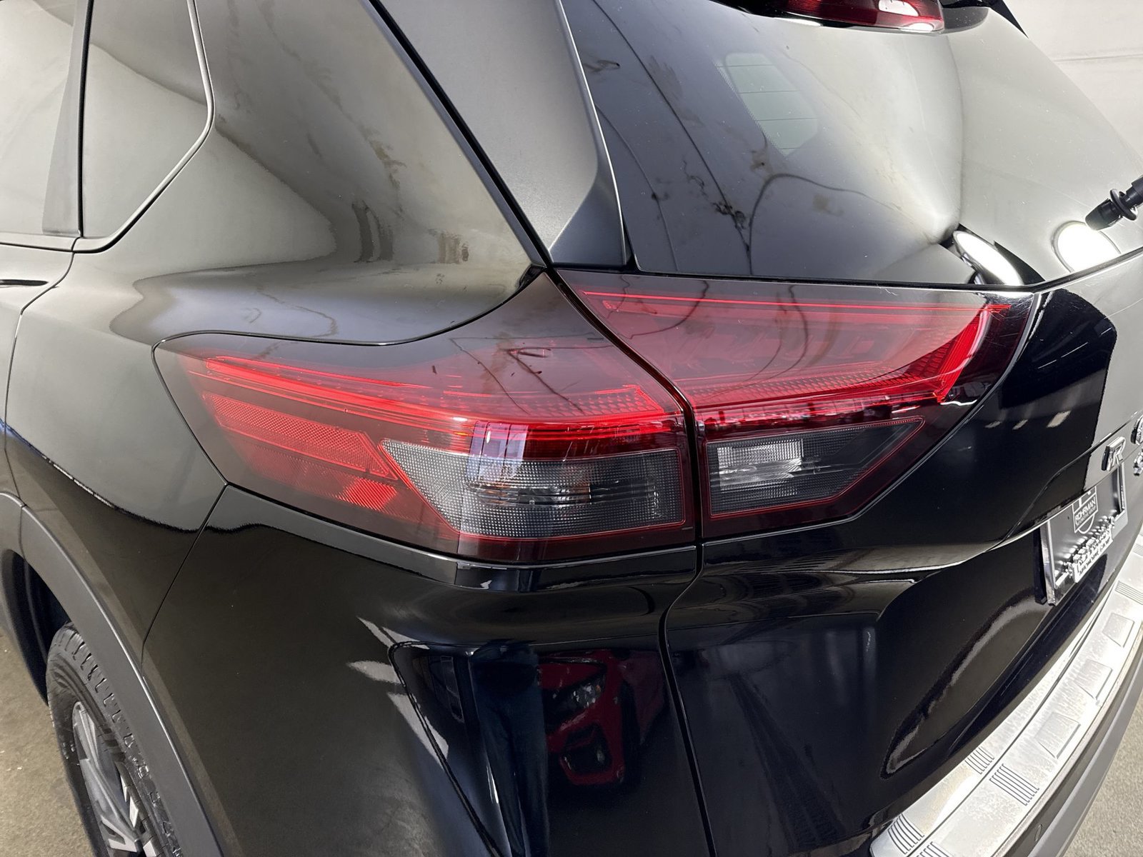 Certified 2023 Nissan Rogue SV w/ SV Premium B Package AWD/4WD image 33