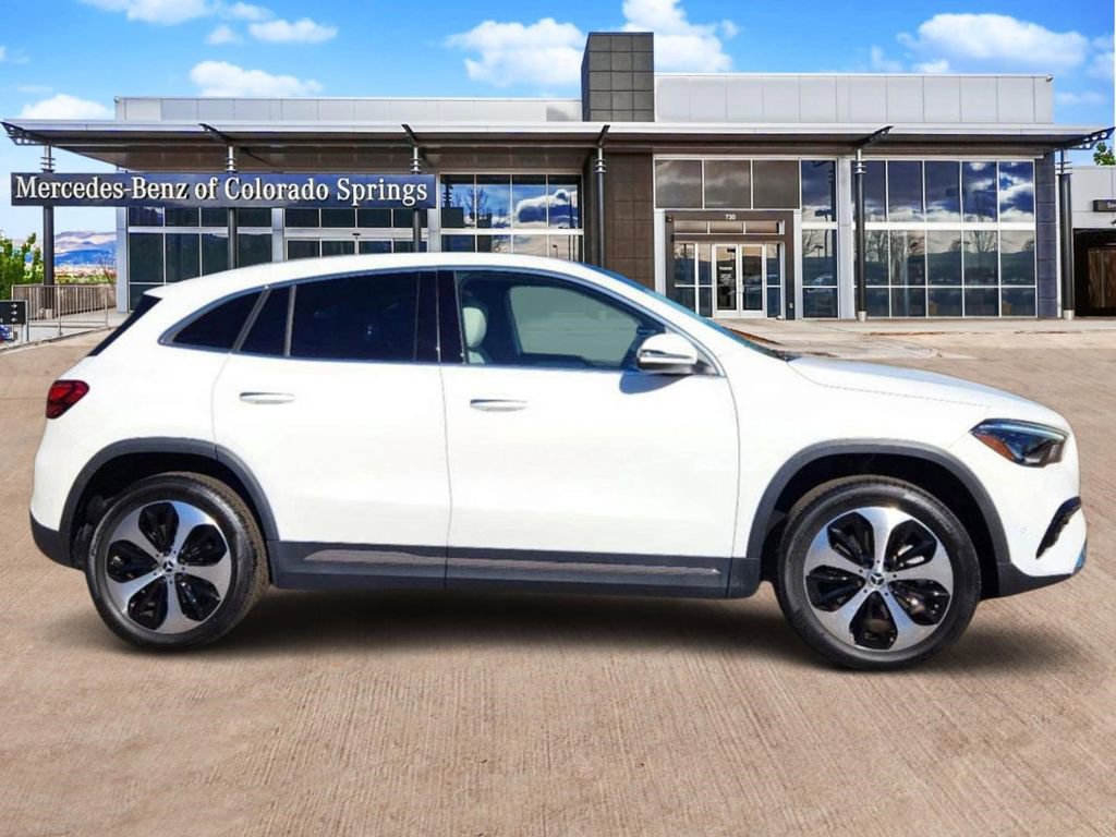 Used 2025 Mercedes-Benz GLA 250 4MATIC image 4