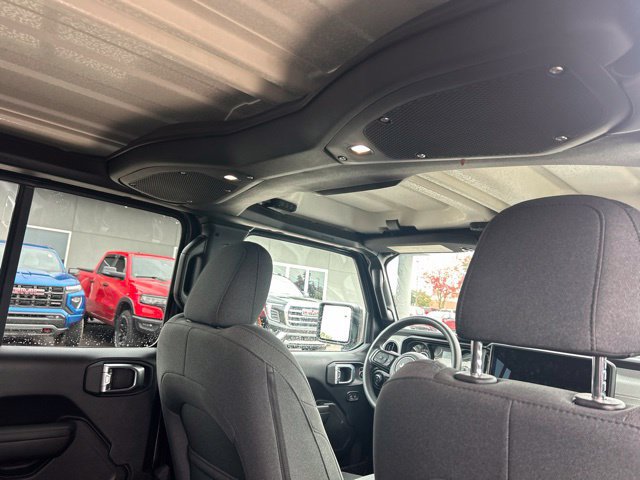 Used 2025 Jeep Gladiator Sport AWD/4WD image 9