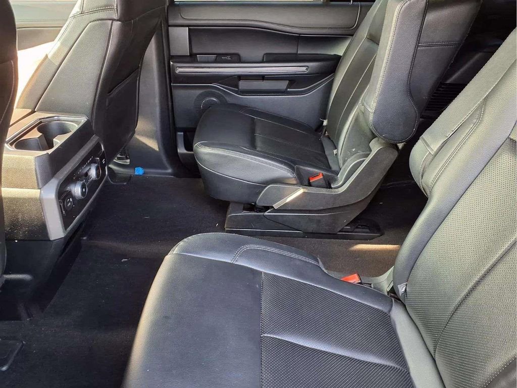 Used 2021 Ford Expedition XLT image 11