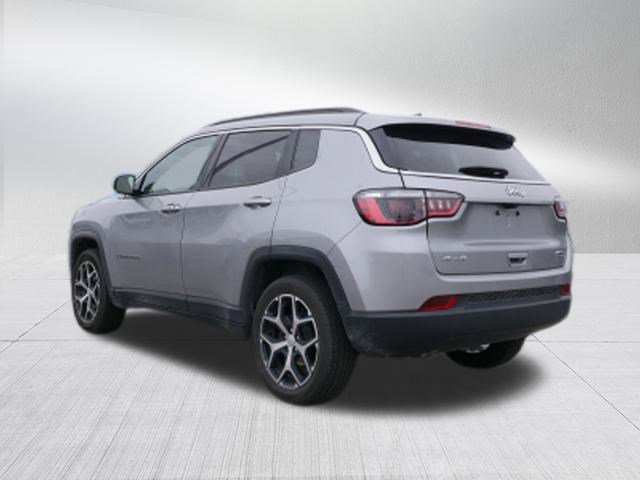 Used 2024 Jeep Compass Latitude image 5