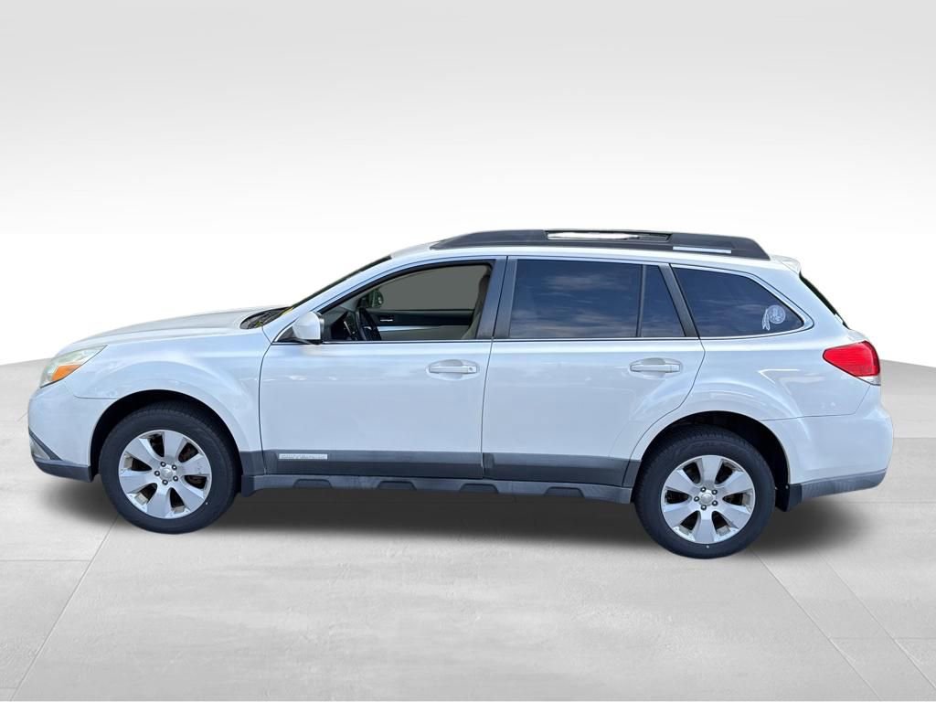 Used 2010 Subaru Outback 2.5i Premium AWD/4WD image 2