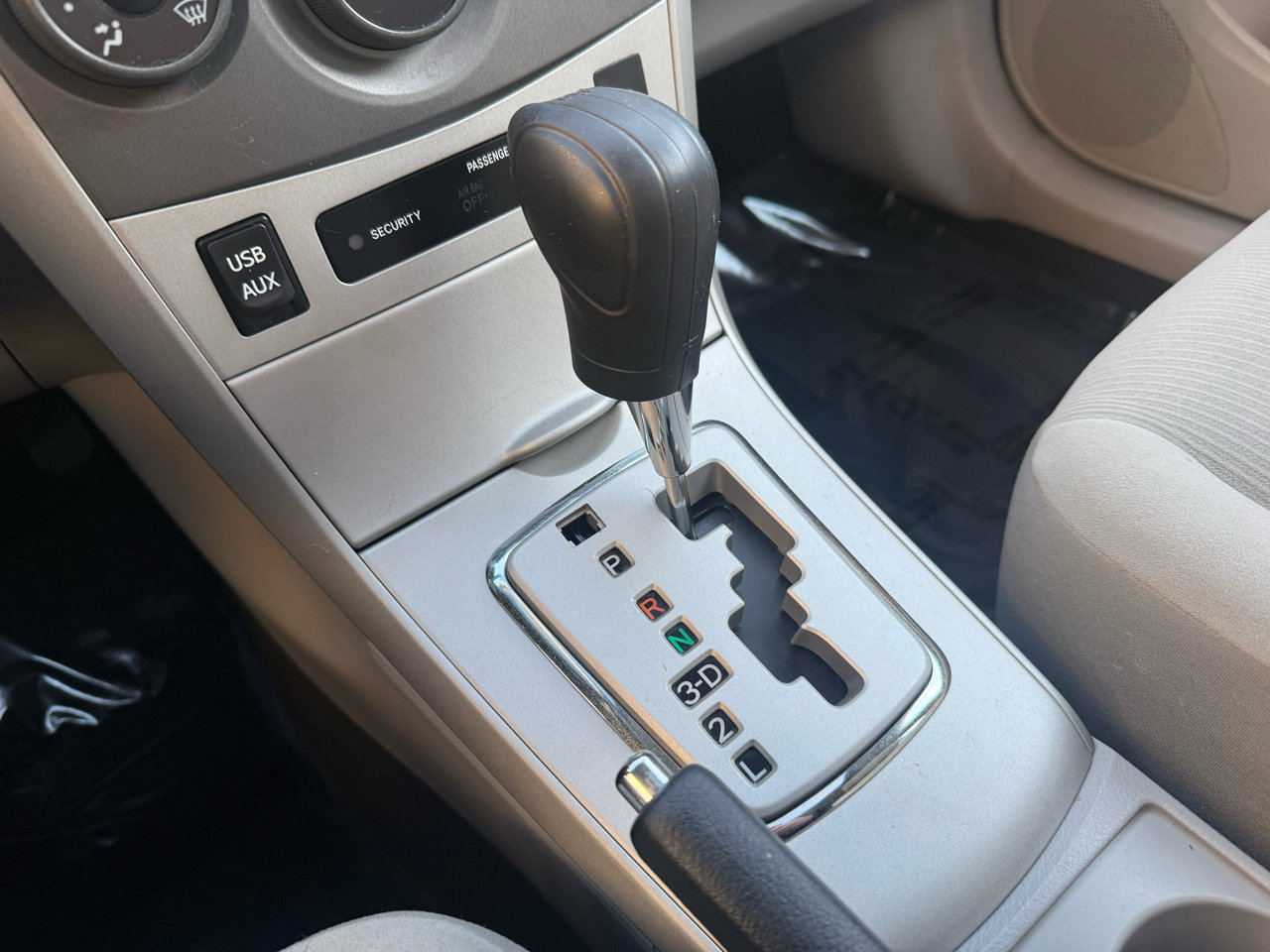 Used 2013 Toyota Corolla LE Special Edition image 28