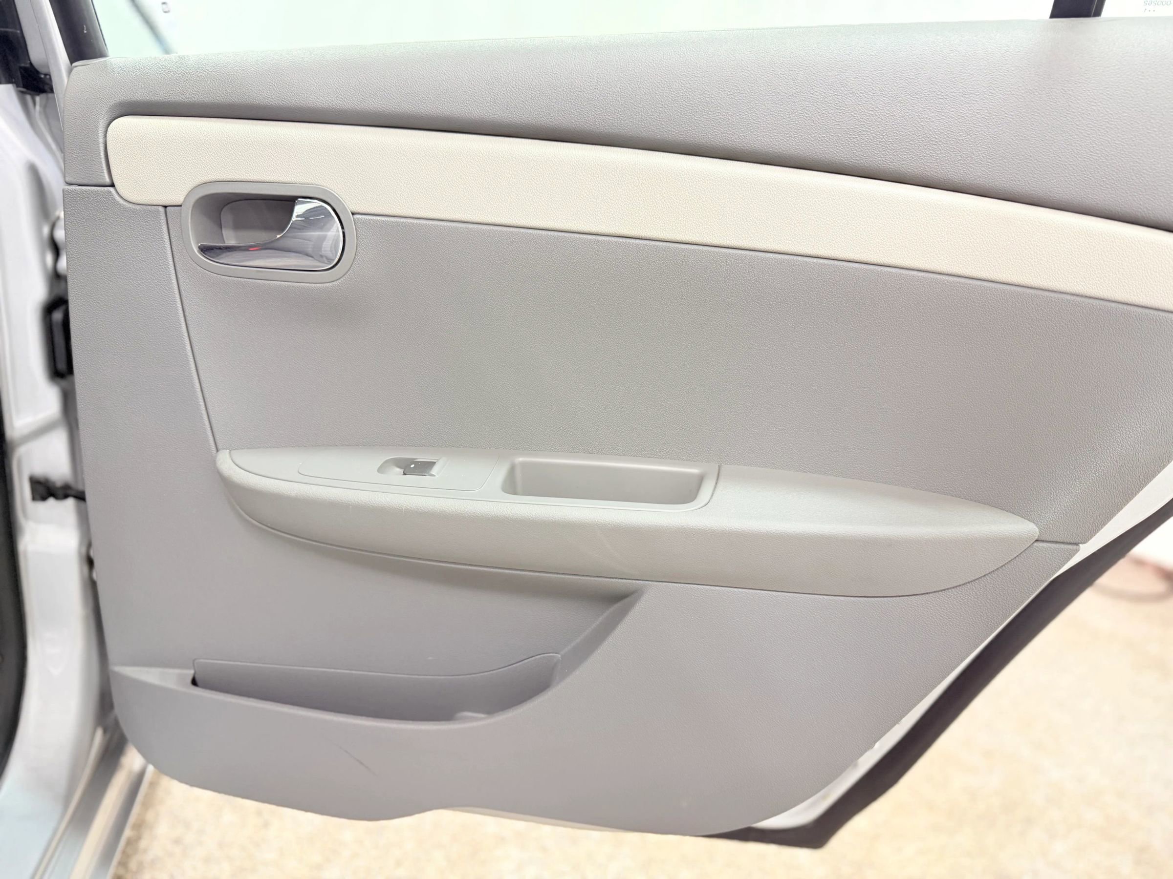 Used 2012 Chevrolet Malibu LS image 32