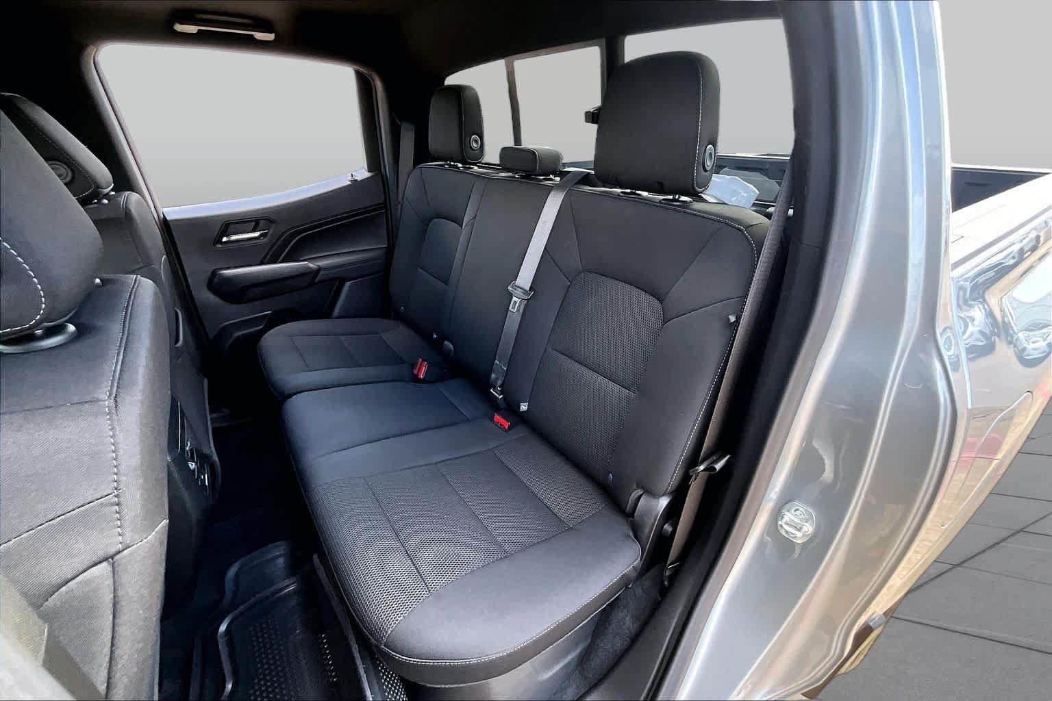 Used 2024 Chevrolet Colorado LT w/ LT Convenience Package II RWD image 19
