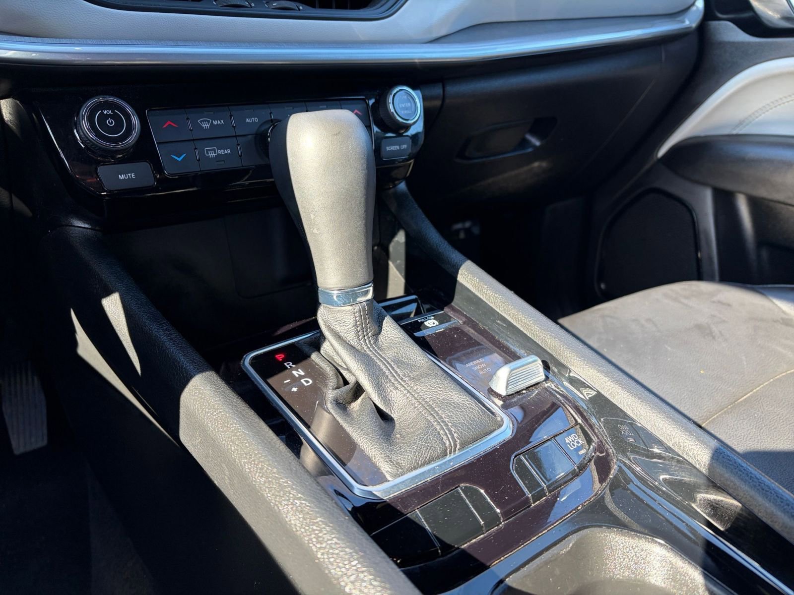 Used 2025 Jeep Compass Limited image 42