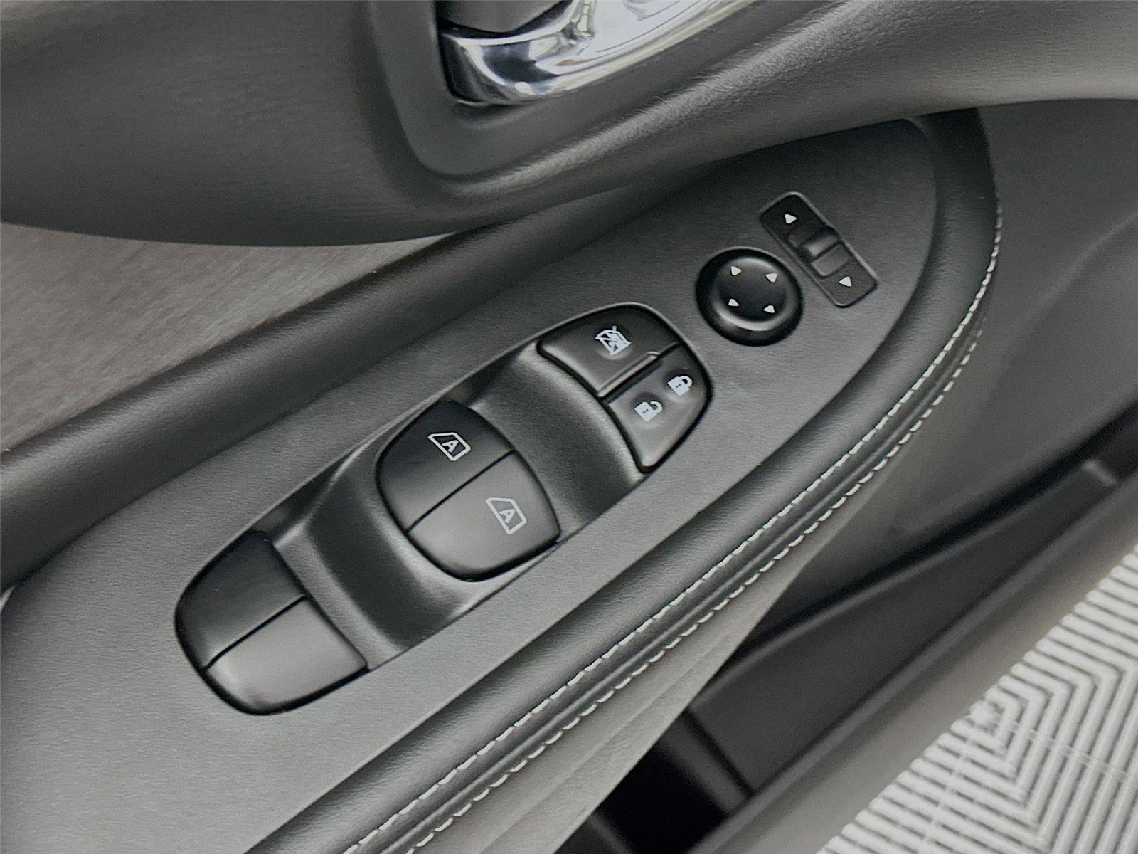 Used 2024 Nissan Murano SV AWD/4WD image 20