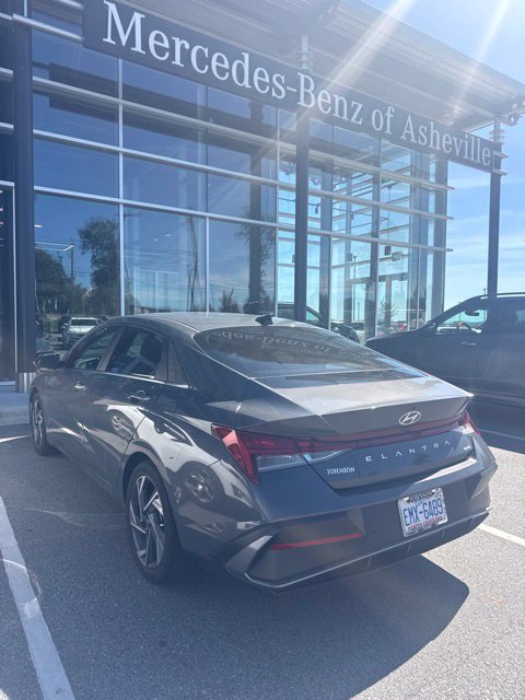 Used 2024 Hyundai Elantra Limited FWD image 10