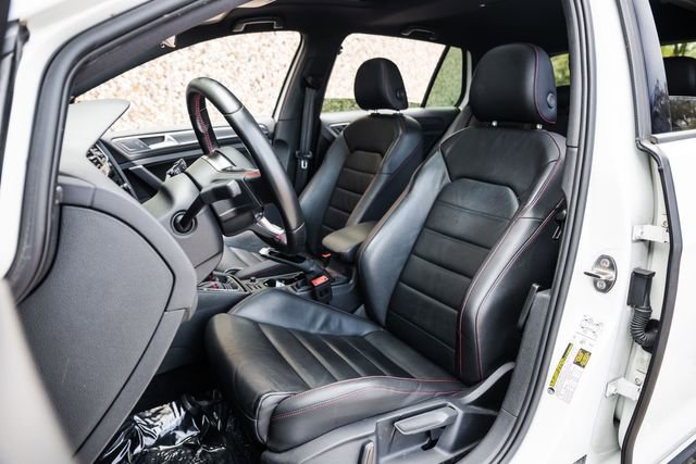 Used 2019 Volkswagen GTI SE FWD image 4
