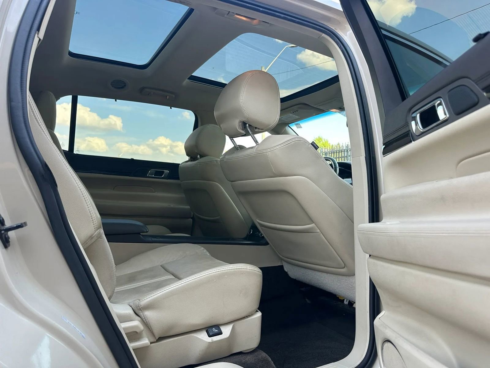 Used 2018 Lincoln MKT AWD w/ Technology Package image 17