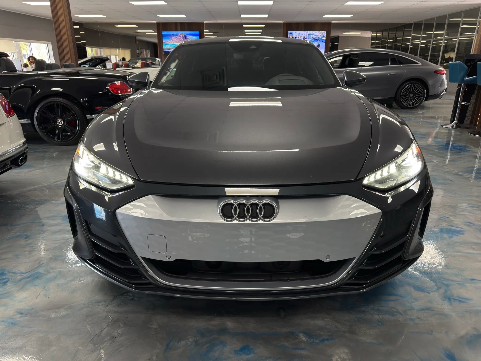 Used 2022 Audi e-tron GT Premium Plus image 2