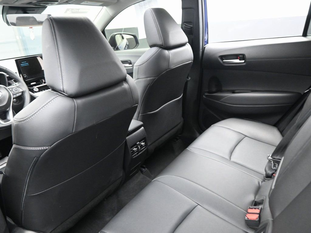 Used 2025 Toyota Corolla Cross XLE w/ Convenience Package FWD image 27