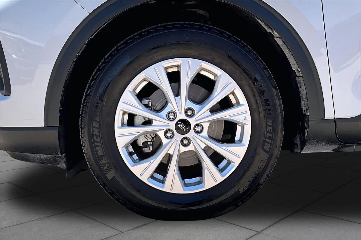 Certified 2025 Ford Escape Active FWD image 11