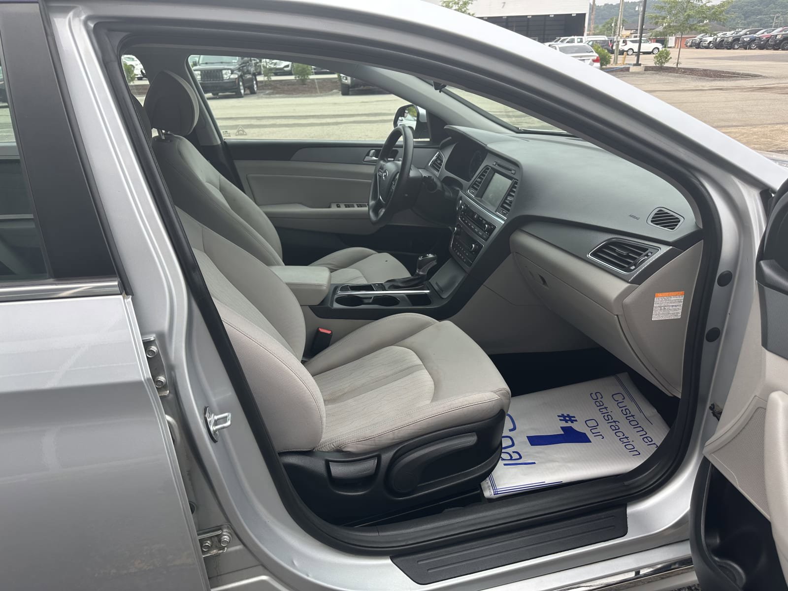 Used 2017 Hyundai Sonata SE FWD image 16