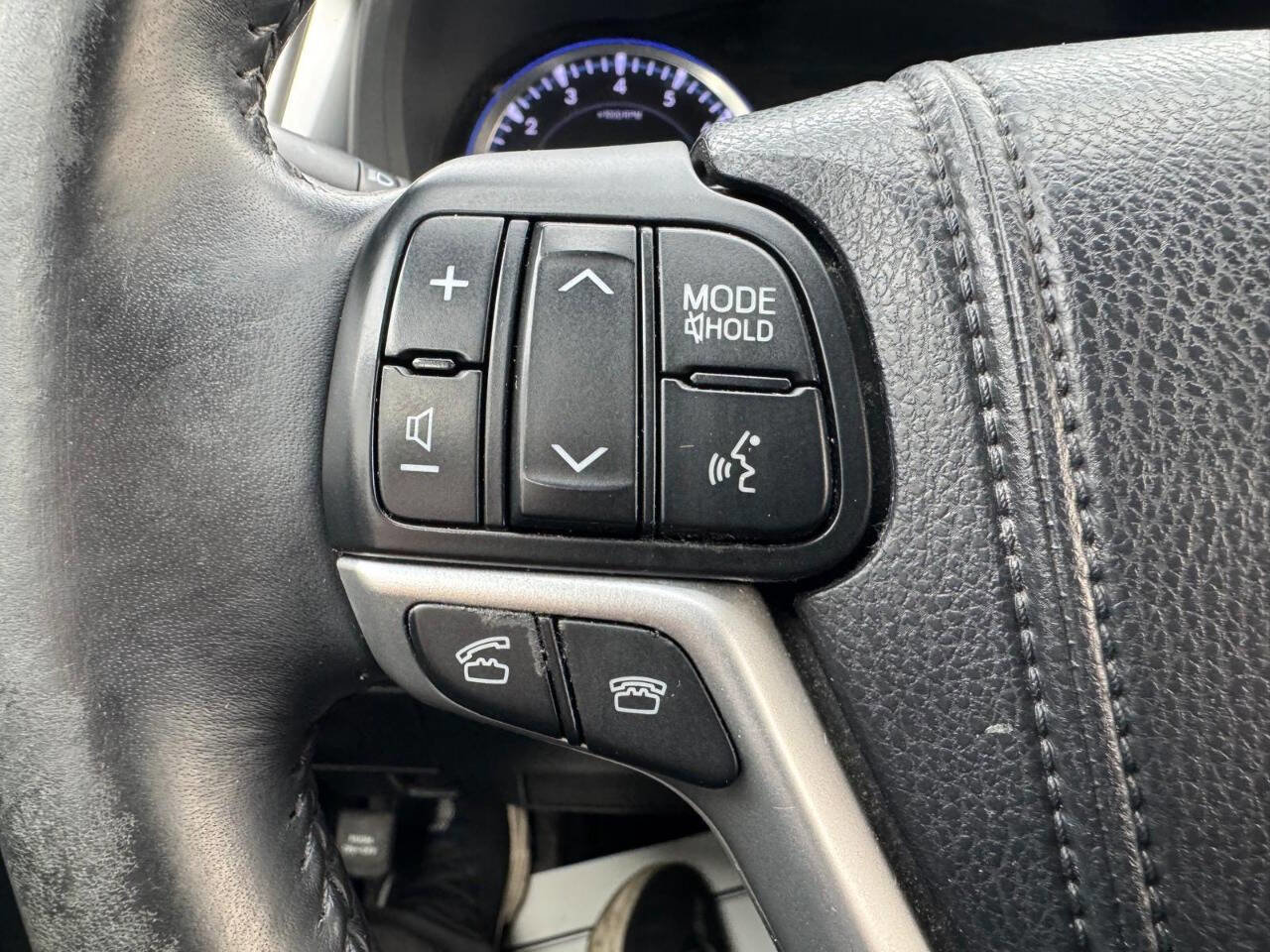 Used 2015 Toyota Highlander XLE image 18