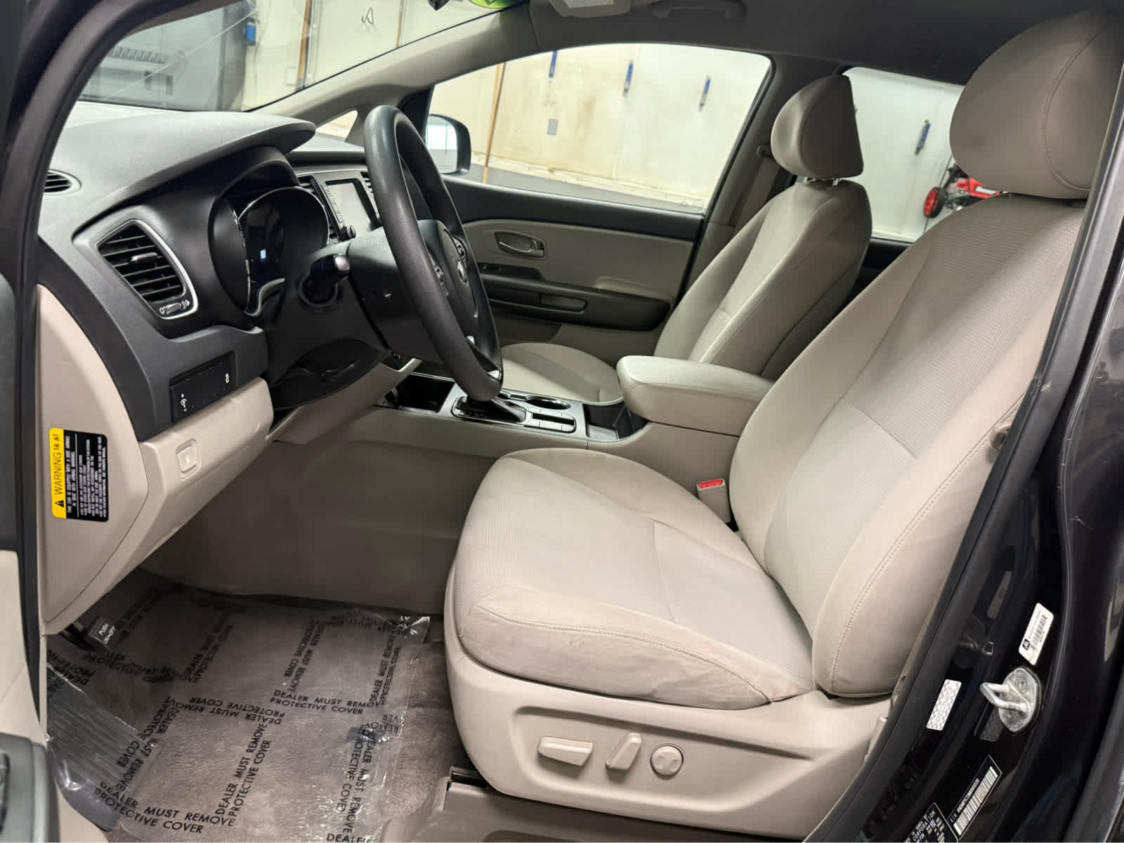 Used 2021 Kia Sedona LX FWD image 9