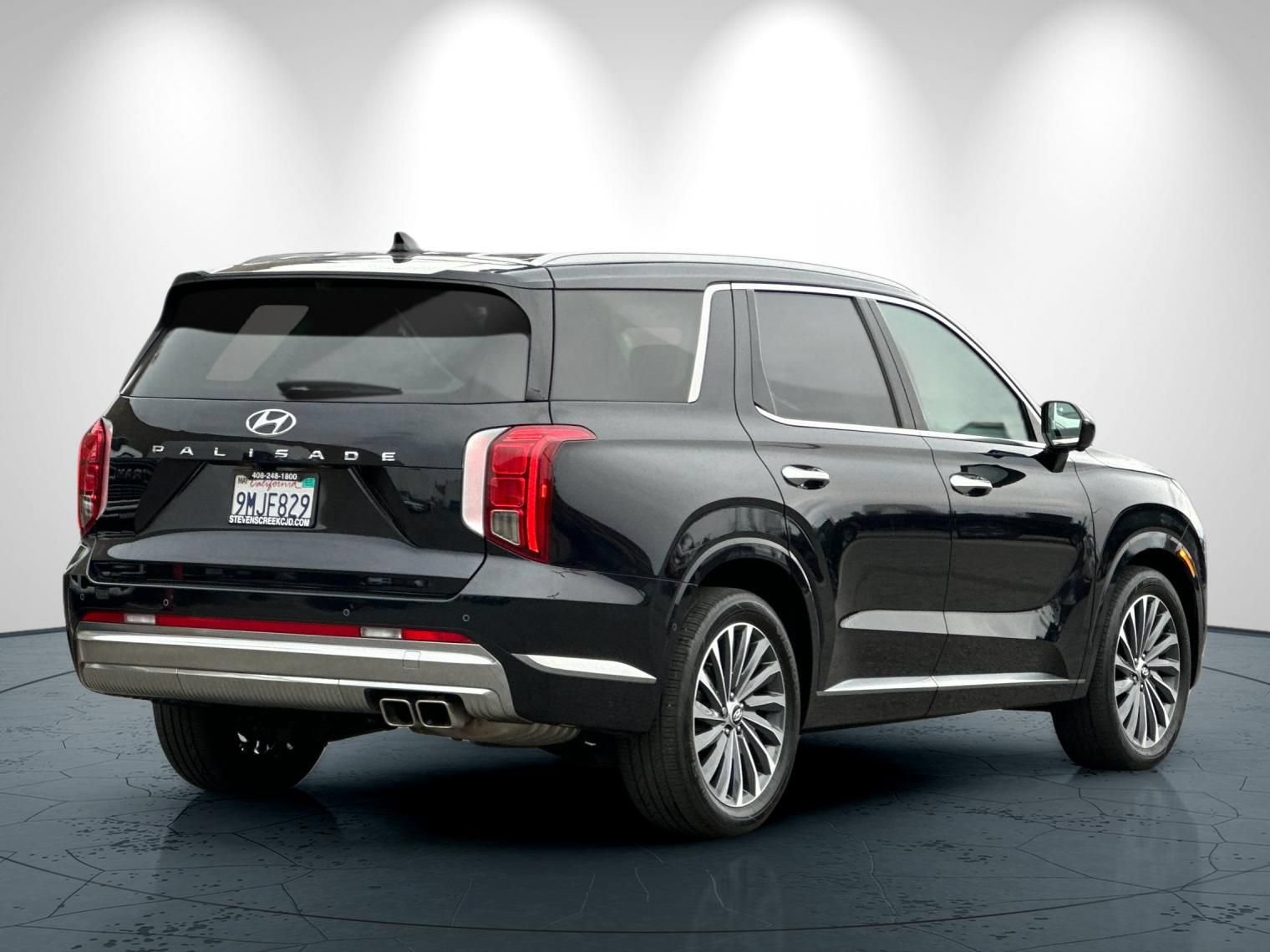 Used 2024 Hyundai Palisade Calligraphy FWD image 4