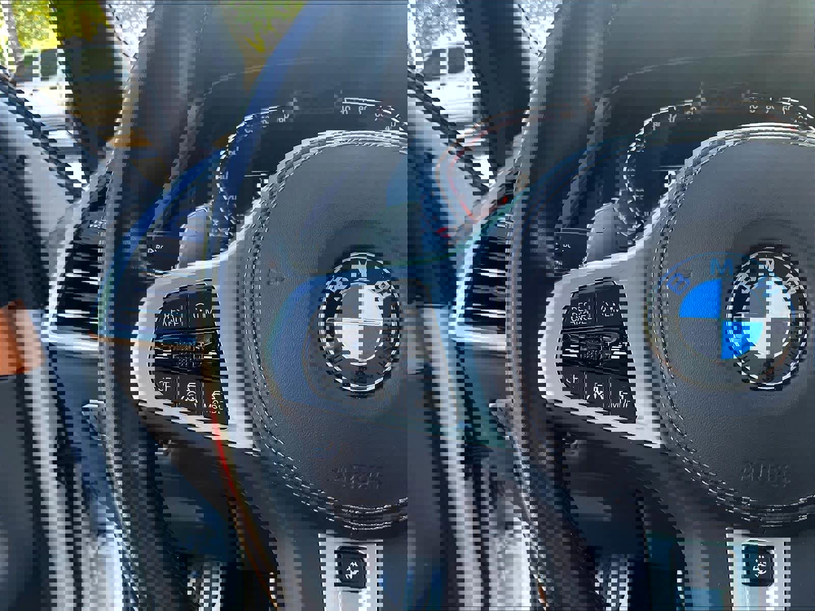 Used 2022 BMW X5 xDrive40i w/ M Sport Package image 19