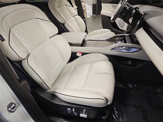 Used 2024 Lincoln Nautilus Black Label image 10