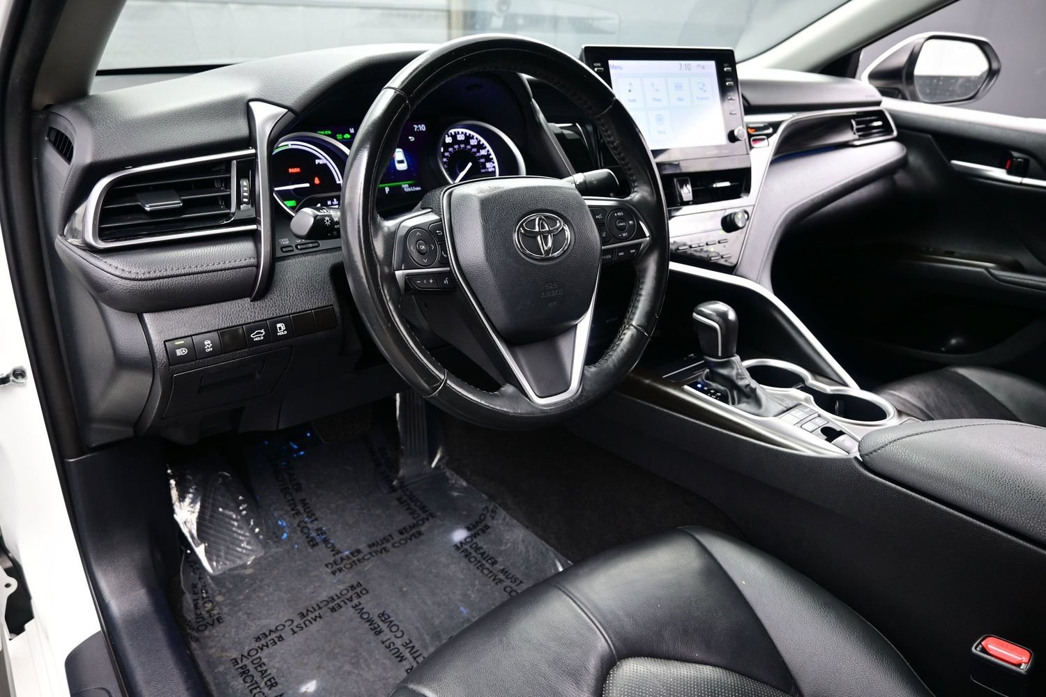 Used 2024 Toyota Camry XLE FWD image 13