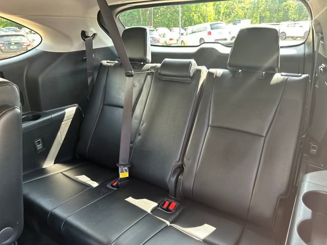 Used 2022 Toyota Highlander XLE image 24