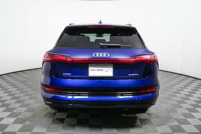 Used 2021 Audi e-tron Premium w/ Convenience Plus Package image 27