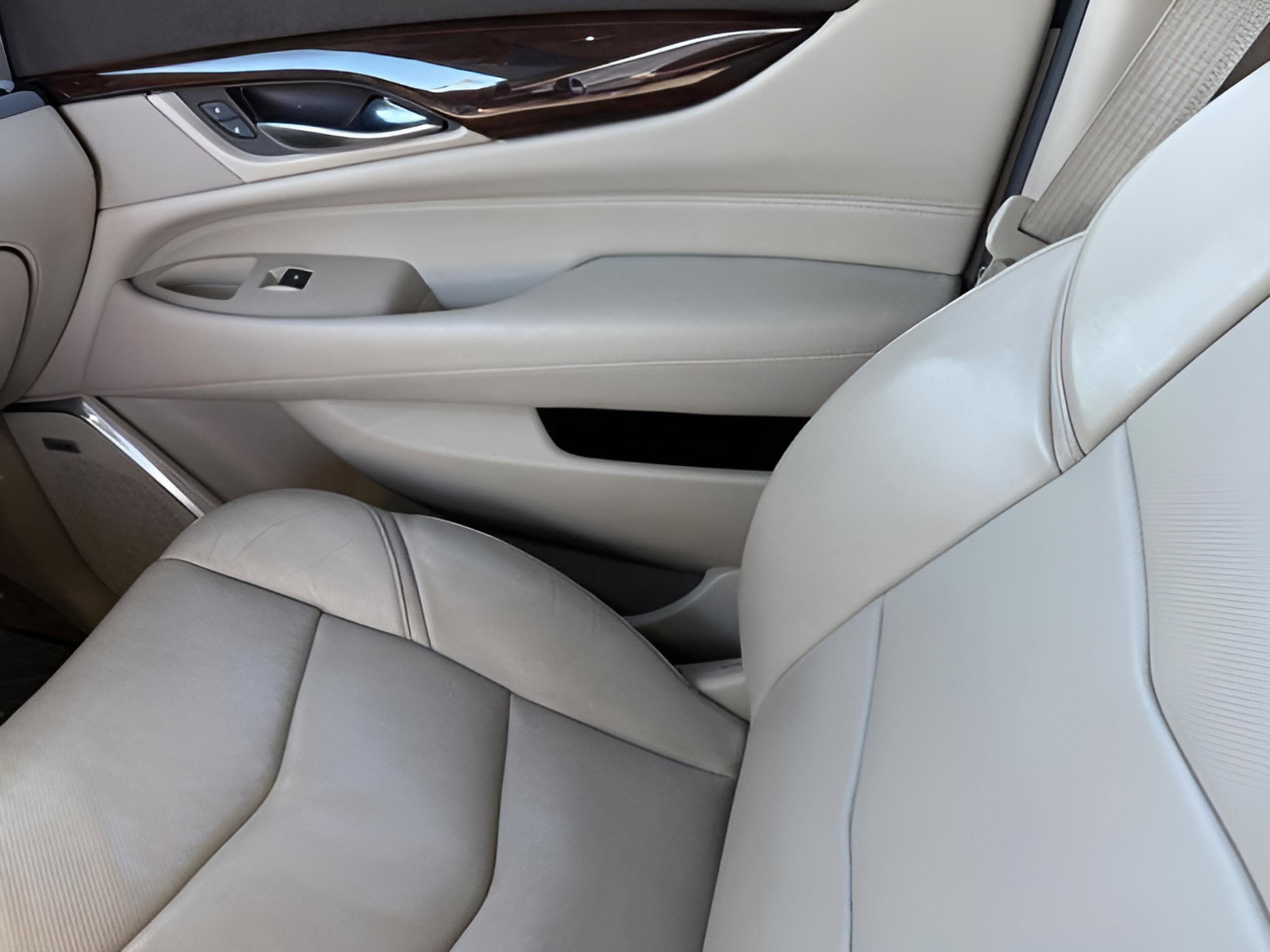 Used 2017 Cadillac Escalade Luxury image 30