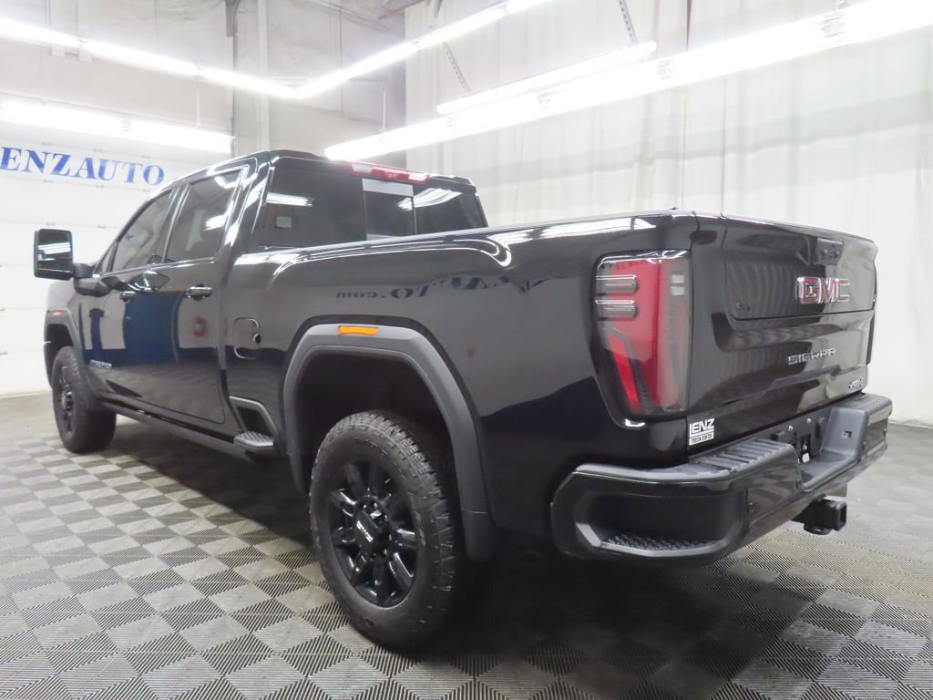 Used 2025 GMC Sierra 2500 AT4 image 5