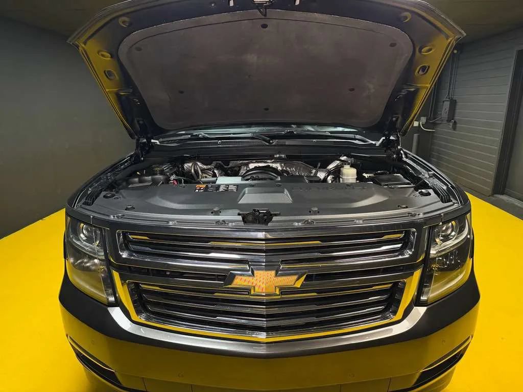 Used 2016 Chevrolet Suburban LTZ RWD image 17