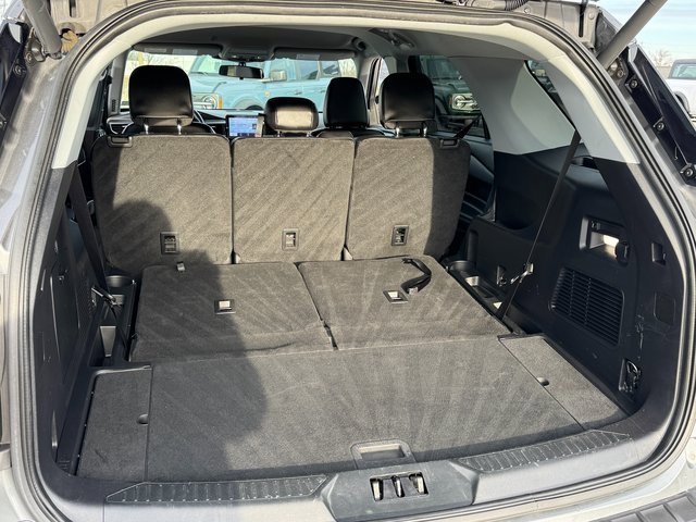 Used 2023 Ford Explorer XLT w/ Equipment Group 202A image 19